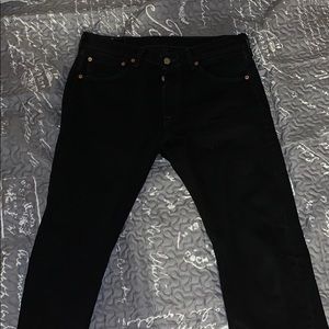 Black Levi’s 501s. 32x32